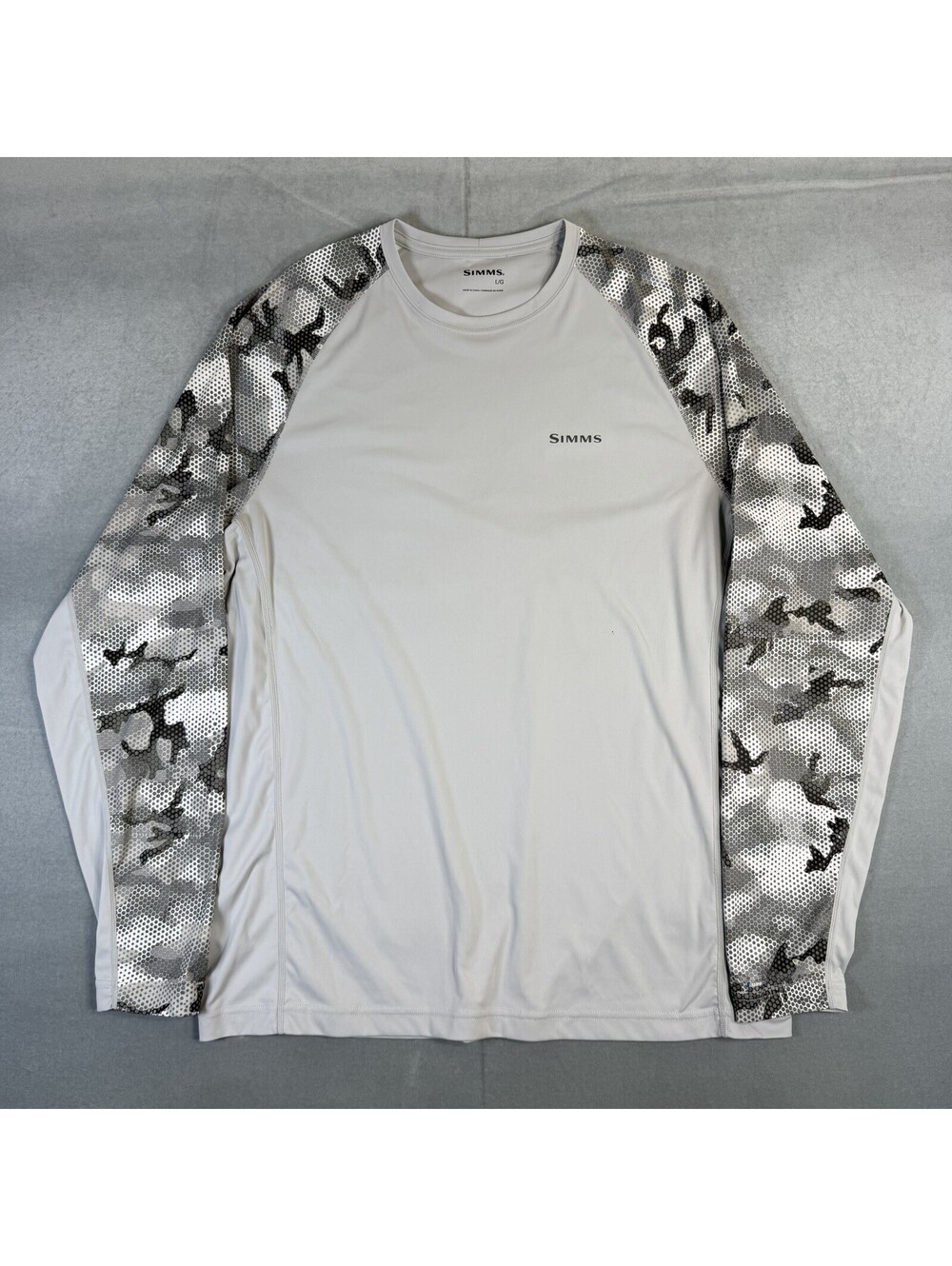 Simms SolarFlex Crewneck Shirt Mens Large Gray Camo UPF 50 Long Sleeve Fishing